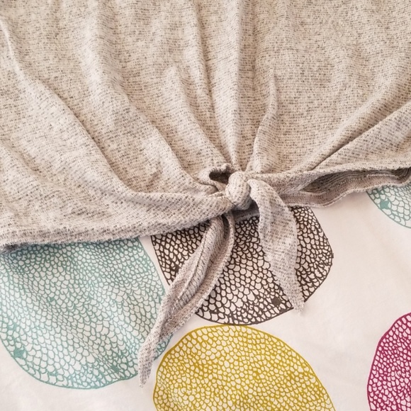 Gray Tie Up Medium Top - Picture 3 of 4